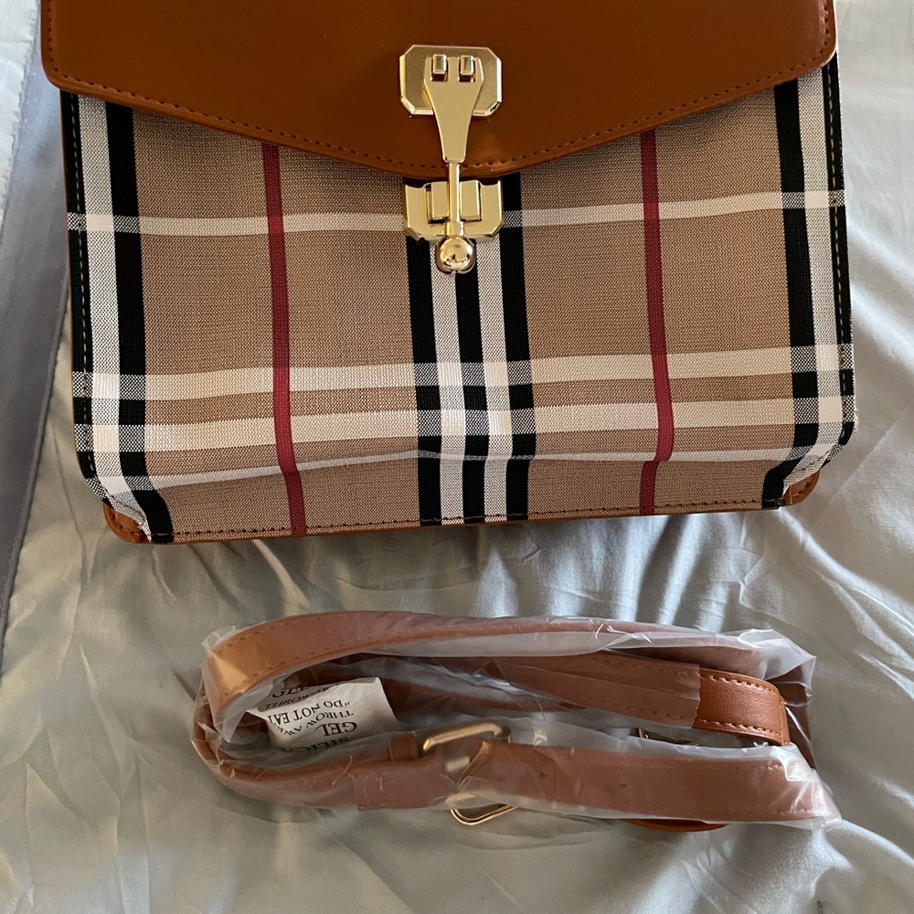 Elegant Tan and Plaid Women's Bag - Picture 3 of 7